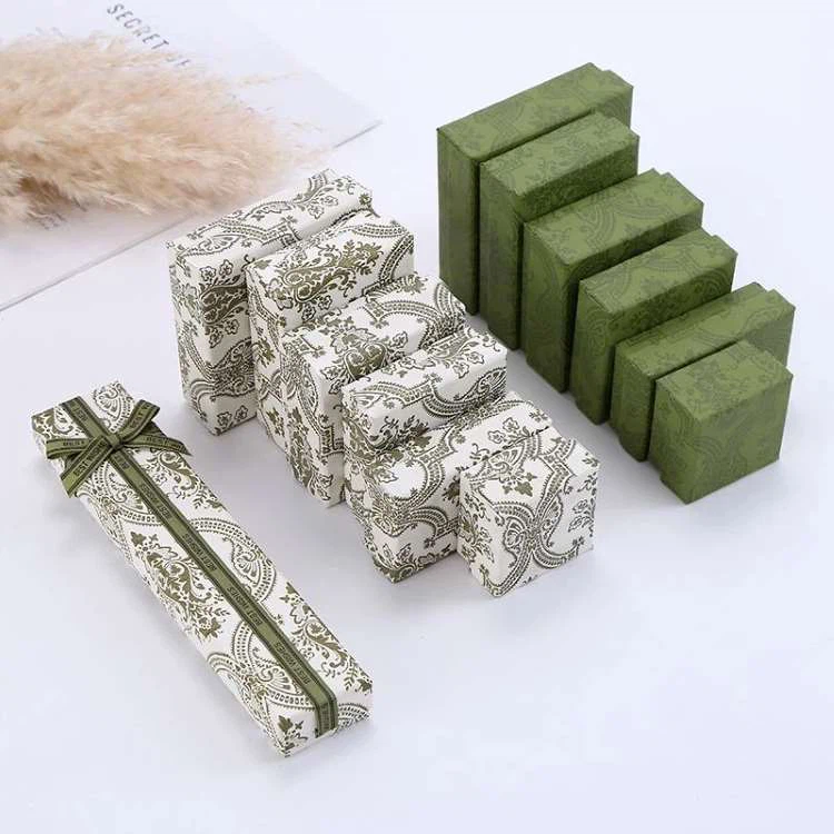 Segondè Kalite Custom bwat katon kado ak kouvèti